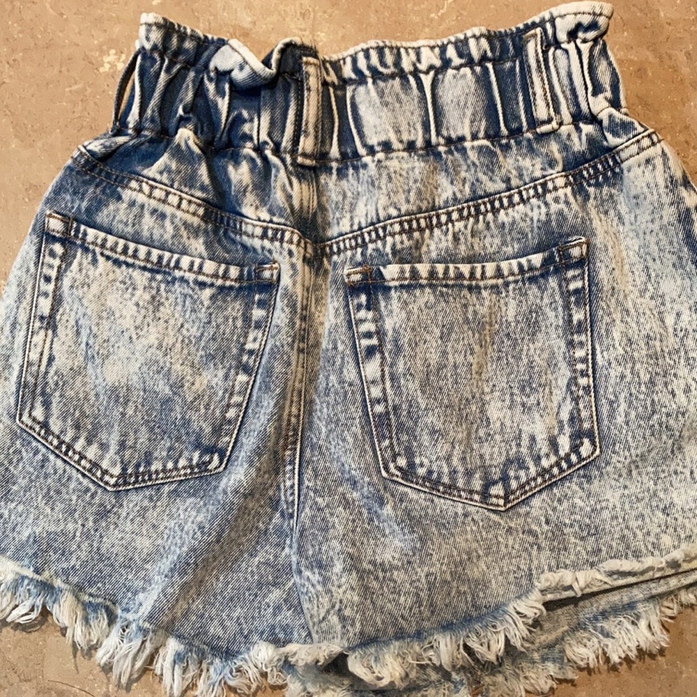 HIGH WAISTED JEAN SHORTS - Picture 2 of 2